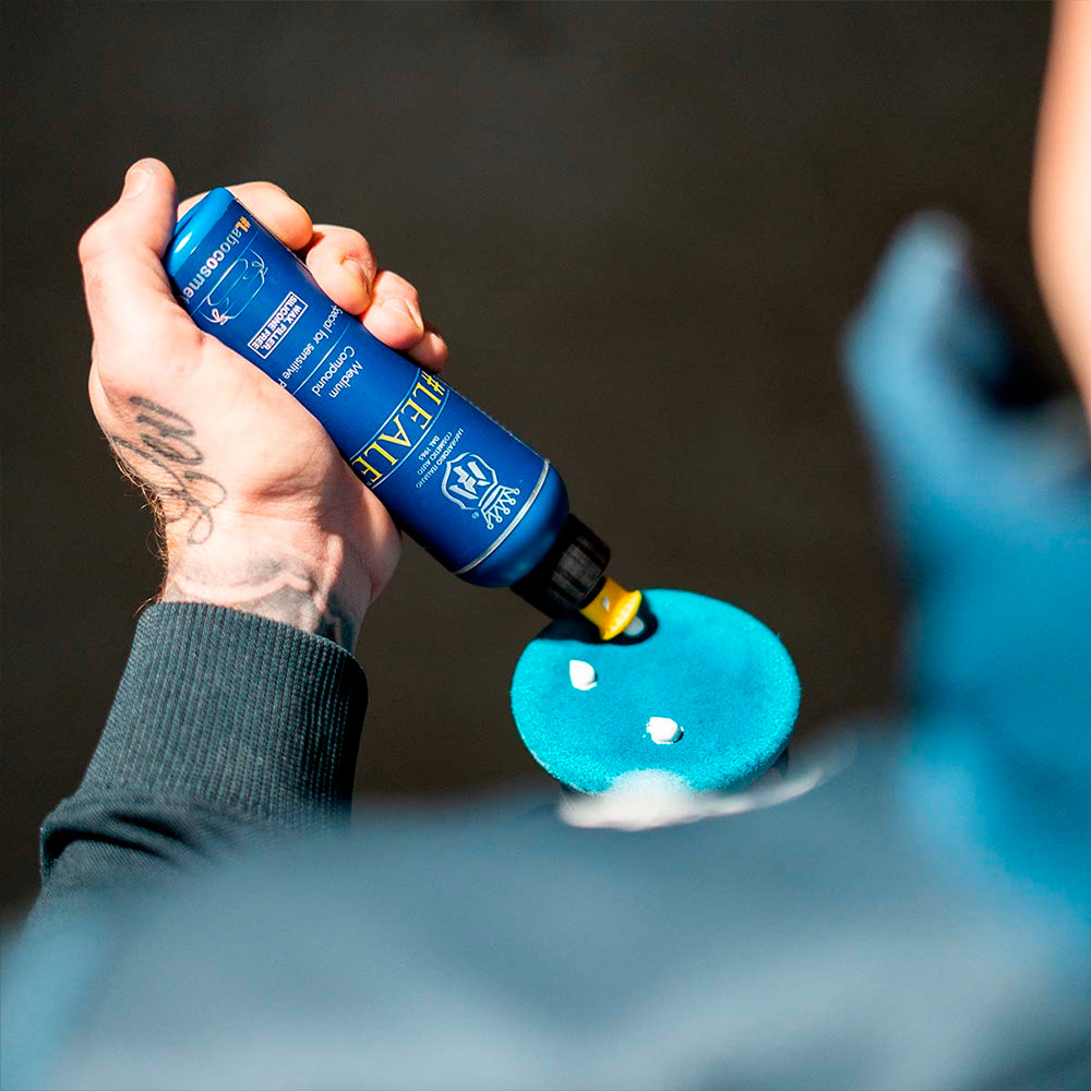 Shop Labocosmetica LEALE Medium Cut Compound 250ml/500ml. Removes swirls & sanding marks, high gloss finish, safe on all paints. Now available at MD Car Care. Fast Australia wide shipping.