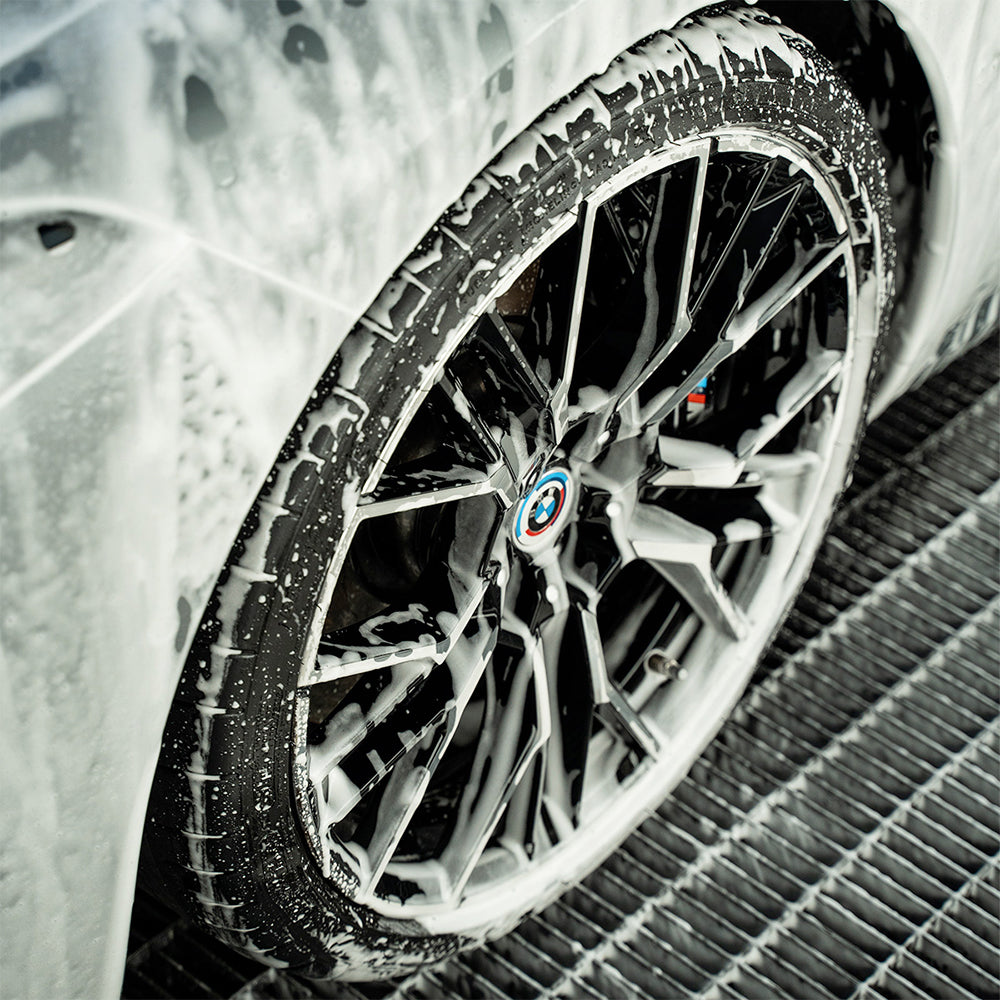 Labocosmetica PRIMUS 2.0 Pre Wash Snow Foam 1L/4.5L. Safe on paint, PPF, wheels & tyres. Powerful bug & dirt remover. Made in Italy. Now available at MD Car Care. Fast Australia wide shipping.