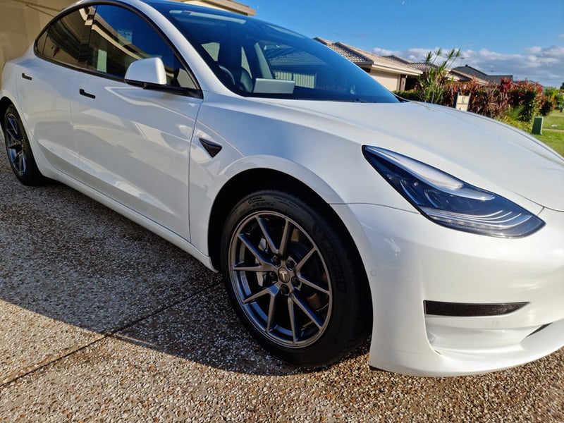 Gtechniq ceramic coating applied on car for UV protection and swirl resistance