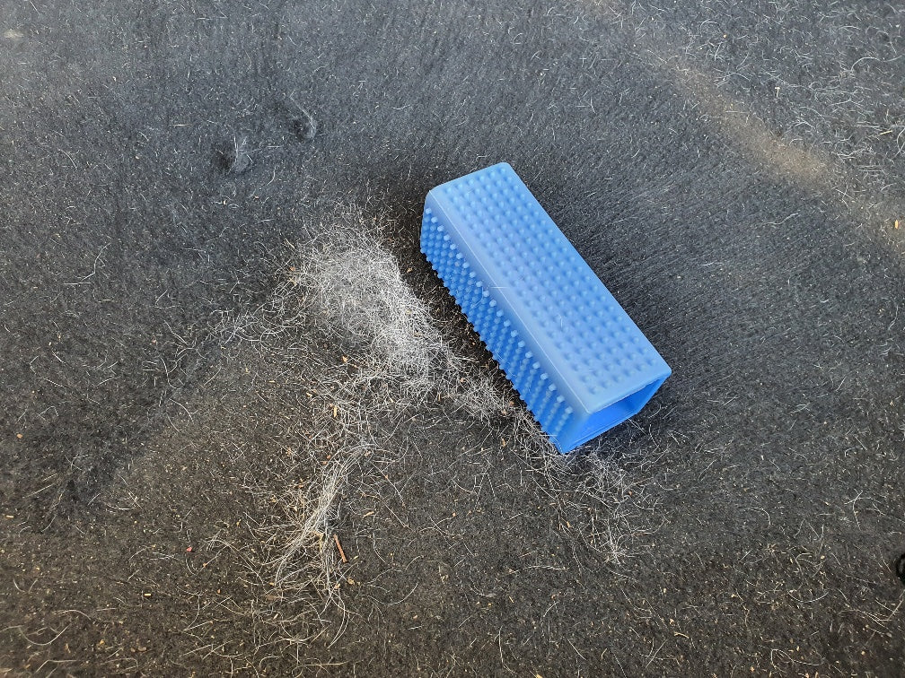 Remove dog & cat hair fast with our Silicone Pet Hair Brush. Perfect for car carpets, seats & home upholstery. Washable & safe on fabric. Ships Australia-wide.